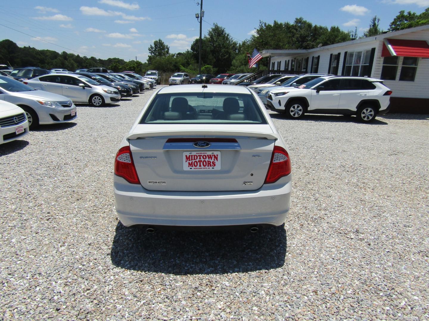 2010 White Ford Fusion V6 SEL (3FAHP0JG1AR) with an 3.0L V6 DOHC 24V engine, Automatic transmission, located at 15016 S Hwy 231, Midland City, AL, 36350, (334) 983-3001, 31.306210, -85.495277 - Photo#6